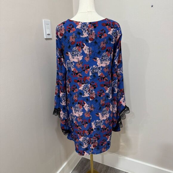 ASTR the label blue floral dress Medium‎ - Picture 3 of 5
